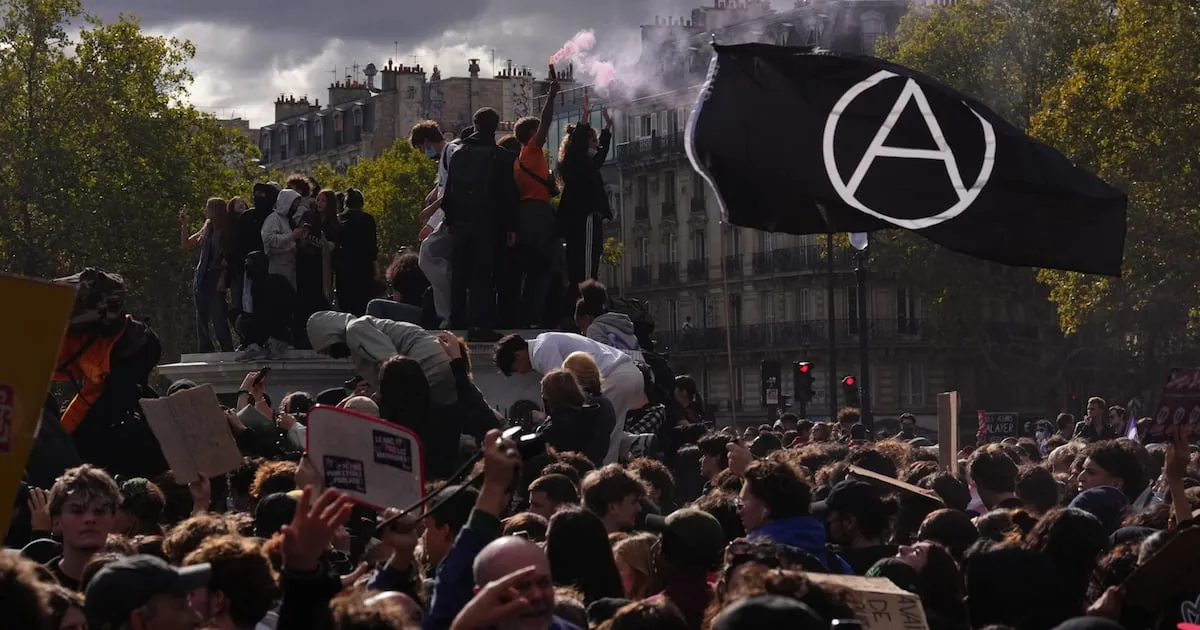 « Le proteste francesi? Esportabili. Il modello è l'Intifada »